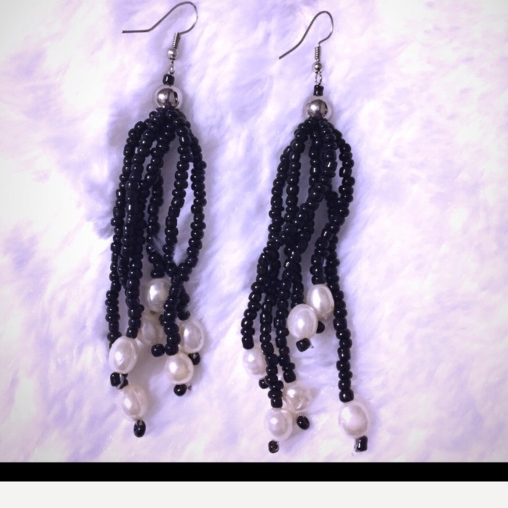 🛍Black Seed Bead and Pearl Earrings